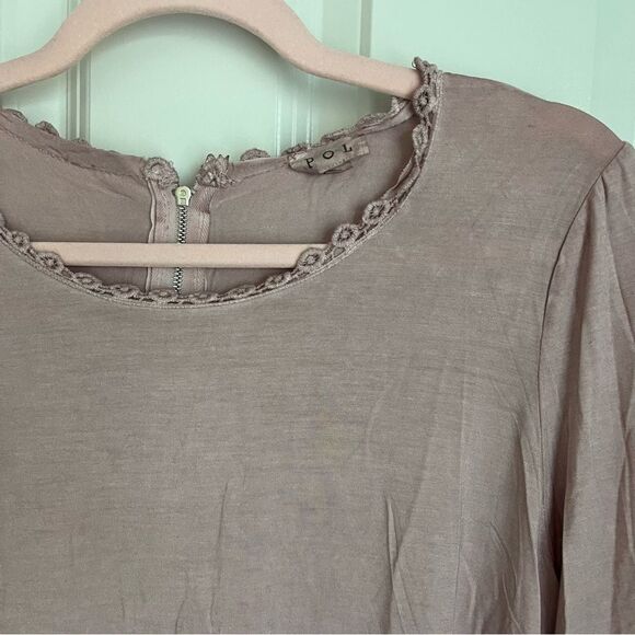 NEW Pol Boho Crochet Trim Back Exposed Zip Tunic Top Large - Picture 4 of 9